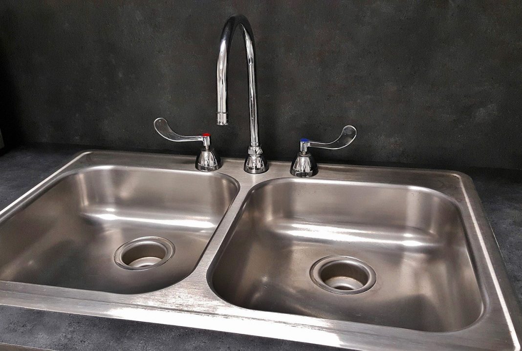 How to Clean the Kitchen Sink Drain