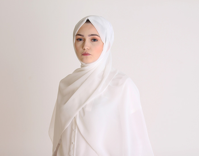 How to Wear White Cotton Scarves