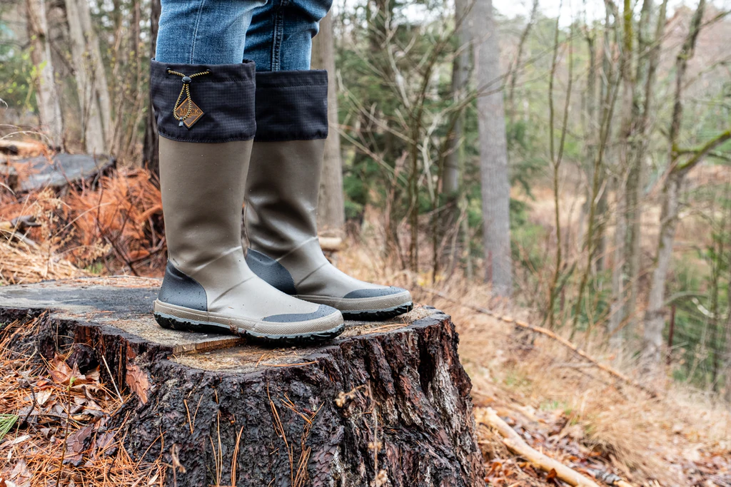 How To Get Rid of The Foul Smell from Your Enthusiastic Muck Boots?