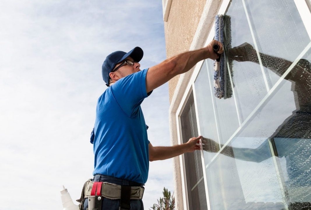 window cleaner Mississauga - window cleaning in Brampton - Akkadian Cleaning Services